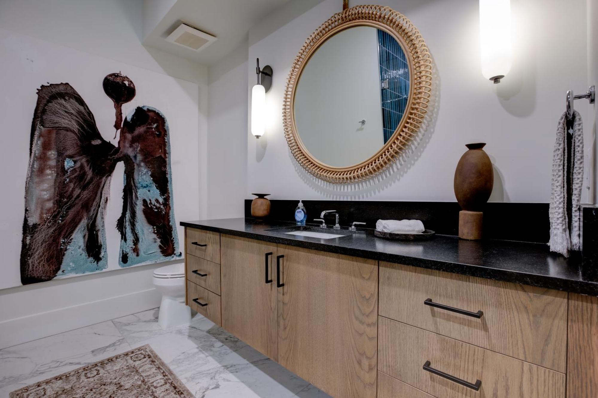 Top Floor Penthouse Lofts Apartment *